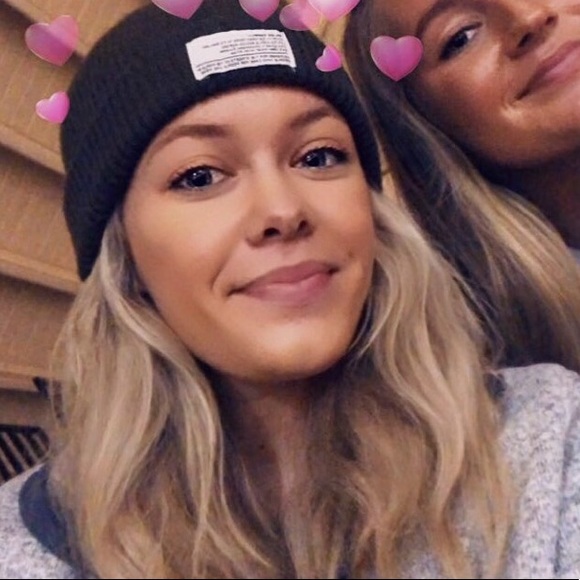 Meet your Posher, Jenna - Picture 1 of 1